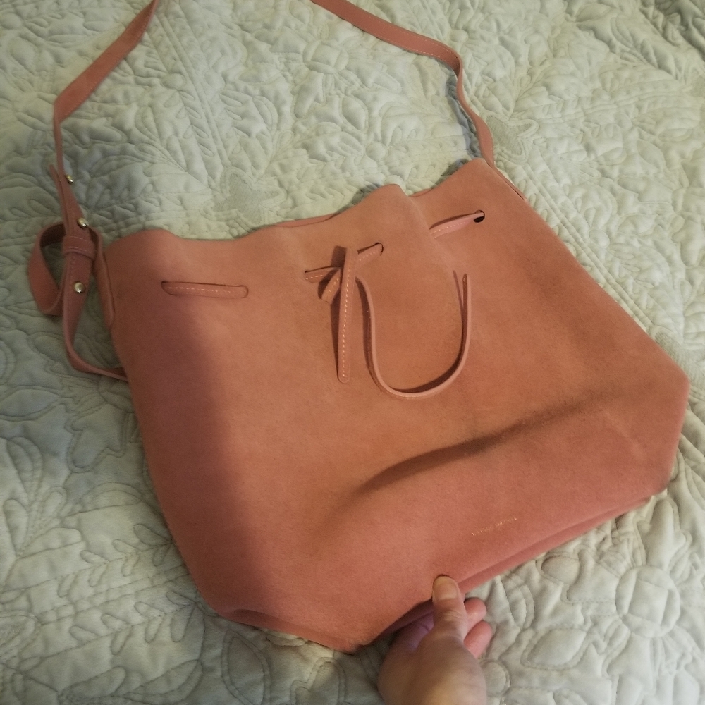 Authentic large mansur gavriel bucket in Rosè